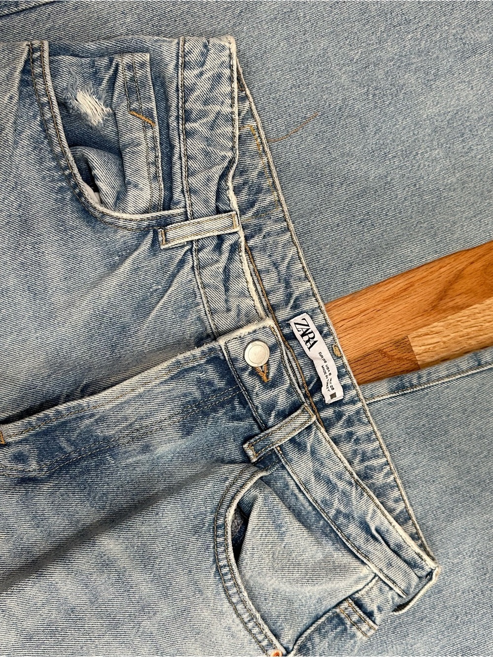 ZARA Light Blue High-Rise Jeans - Vintage Wash